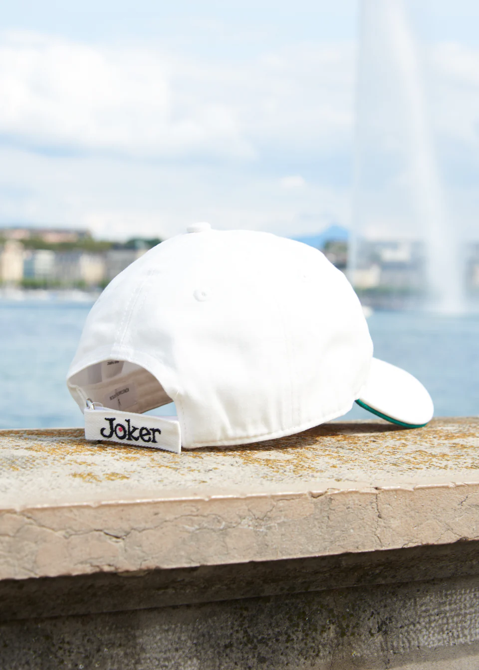 Кепка белая “Джокер”